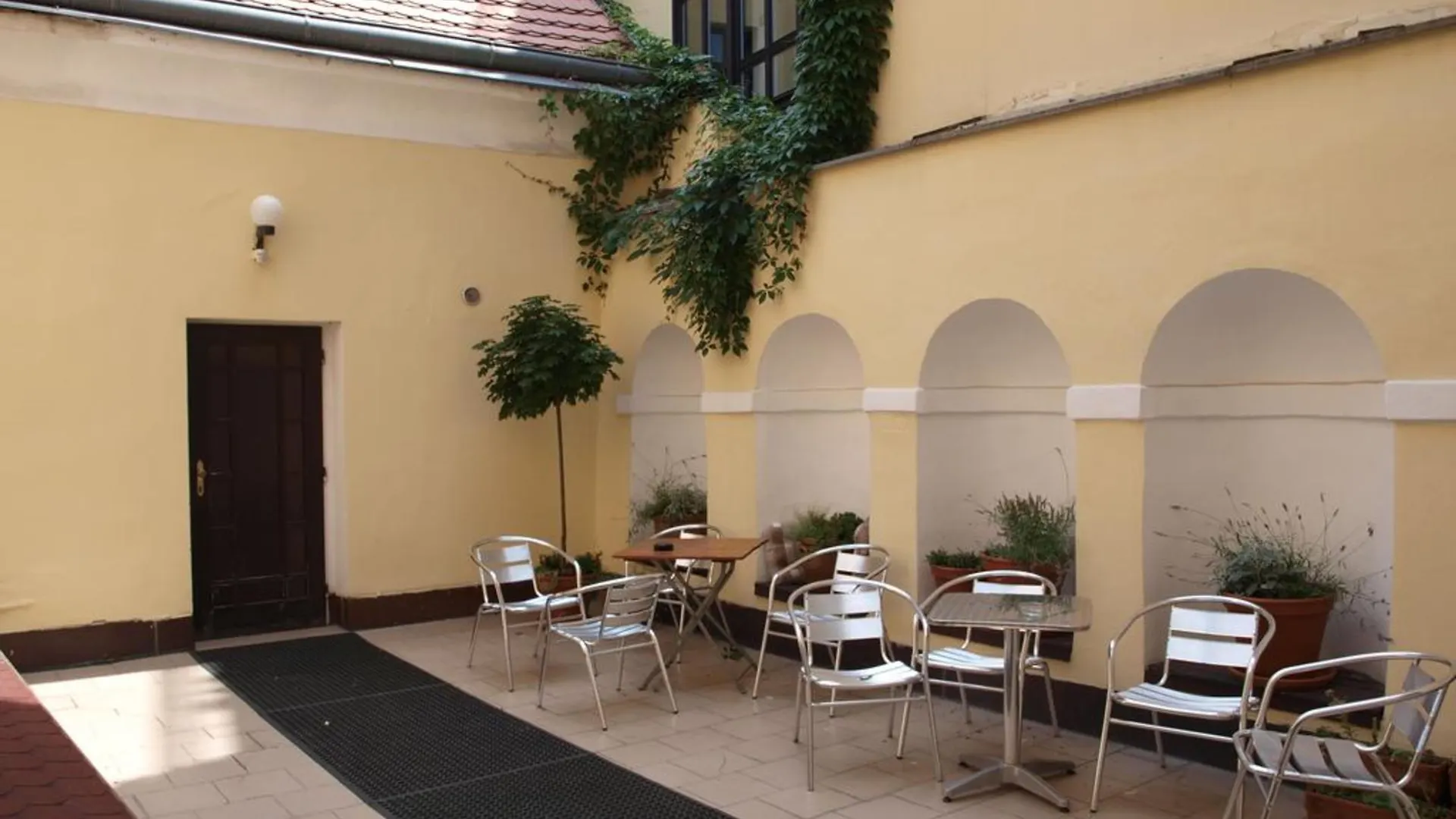 Hotel King George Prag 3*,  Tjeckien