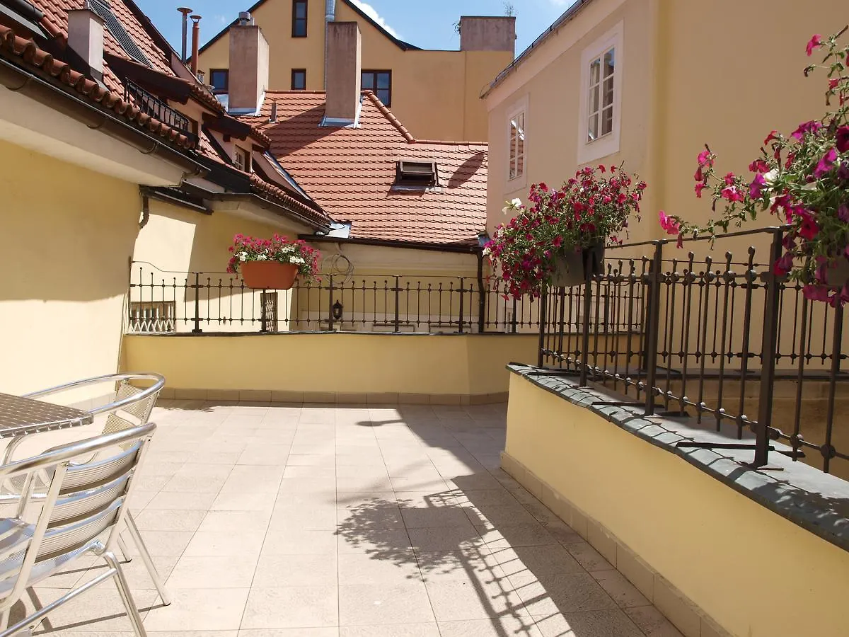 Hotel King George Prag 3*,