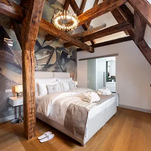 Old Royal Post Boutique & Premium Hotell